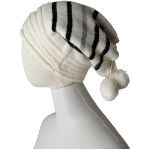 🐝 hand made white& black rabbit fur and wool blend knitted hat